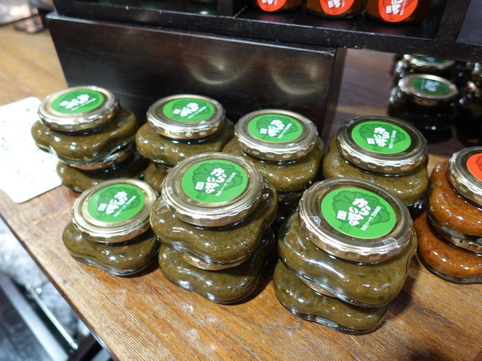 新潟全酒蔵の代表銘柄を唎き酒できる「ぽんしゅ館」