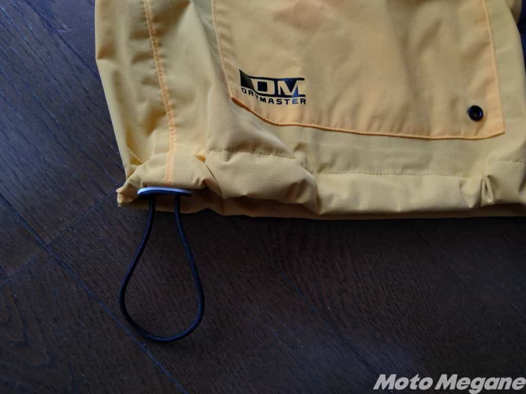 バイク用レインコートの気になる性能をチェック!ワークマンカッパと比較してみた