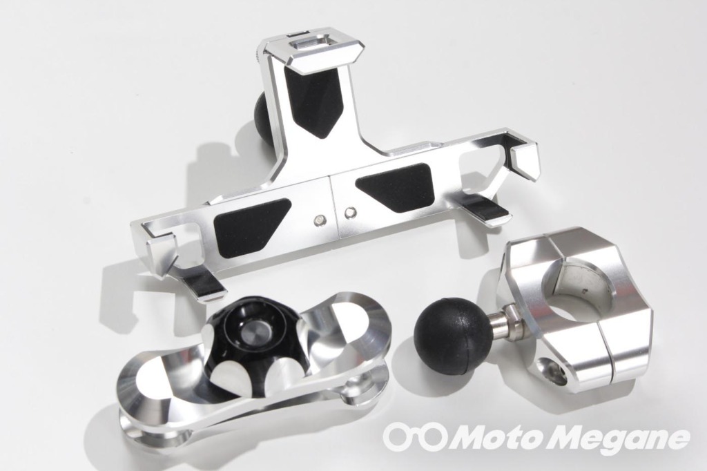 アルミ削り出しで他製品とは一線を画す存在感。プレミアムバイクにもばっちりマッチするSYGN HOUSE MOUNT SYSTEM ABC-6 Smart Phone 汎用ホルダーセット4