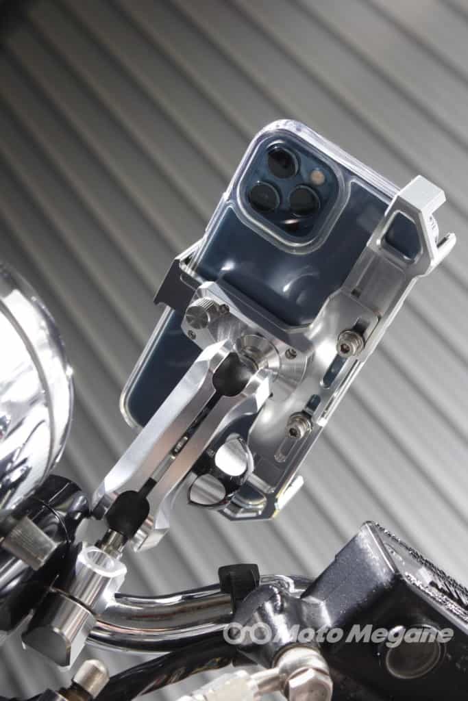 アルミ削り出しで他製品とは一線を画す存在感。プレミアムバイクにもばっちりマッチするSYGN HOUSE MOUNT SYSTEM ABC-6 Smart Phone 汎用ホルダーセット4