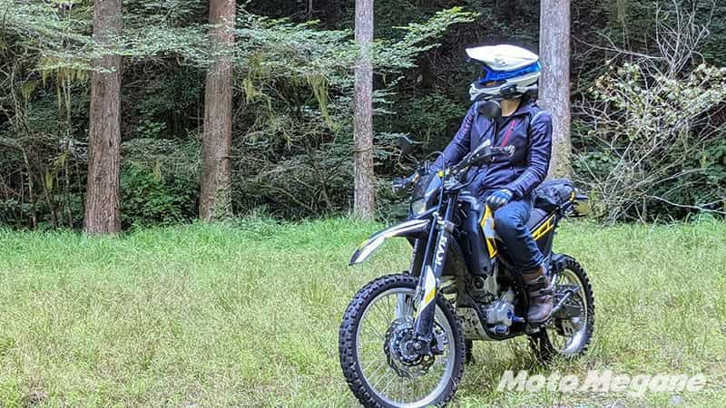 最強のオフロードヘルメットはどっち?Arai Vクロス4とSHOEI VFX-WR、オフを爆走して比較してみた。