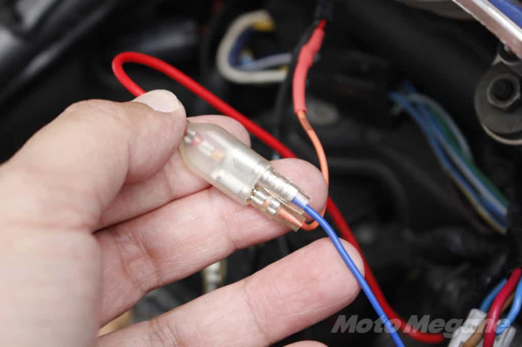 前後まるごと全部記録!ミツバサンコーワのバイク専用ドライブレコーダーEDR-21Gαがおすすめ。 取り付け方も解説。