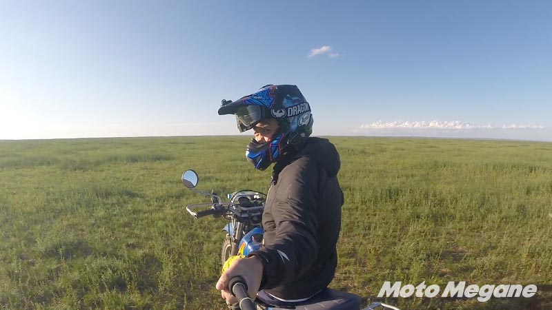 最強のオフロードヘルメットはどっち?Arai Vクロス4とSHOEI VFX-WR、オフを爆走して比較してみた。