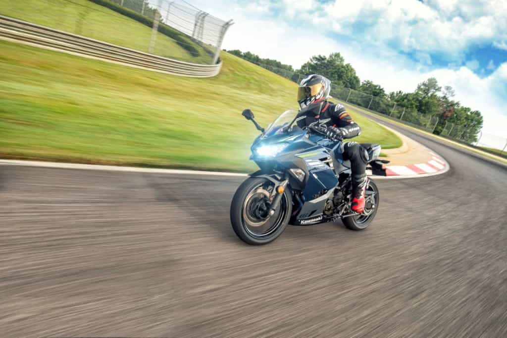2022年モデル発表!カワサキ「Ninja400」 & 「Z400」9月から順次販売開始