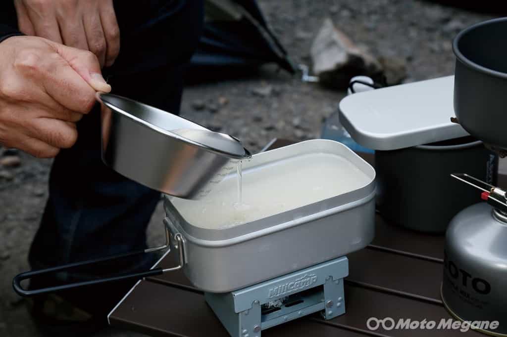 初心者キャンプ飯の作り方&火起こしの勘所と道具をガイド!初めてのキャンプツーリング(後編)