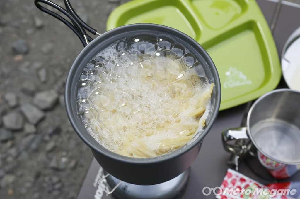 初心者キャンプ飯の作り方&火起こしの勘所と道具をガイド!初めてのキャンプツーリング(後編)