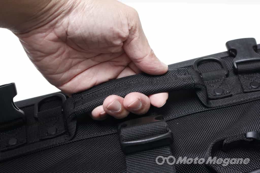 簡単積載可能で容量可変もできる!1泊ツーリングに最適なIGAYAのロングツーリングシートバッグ