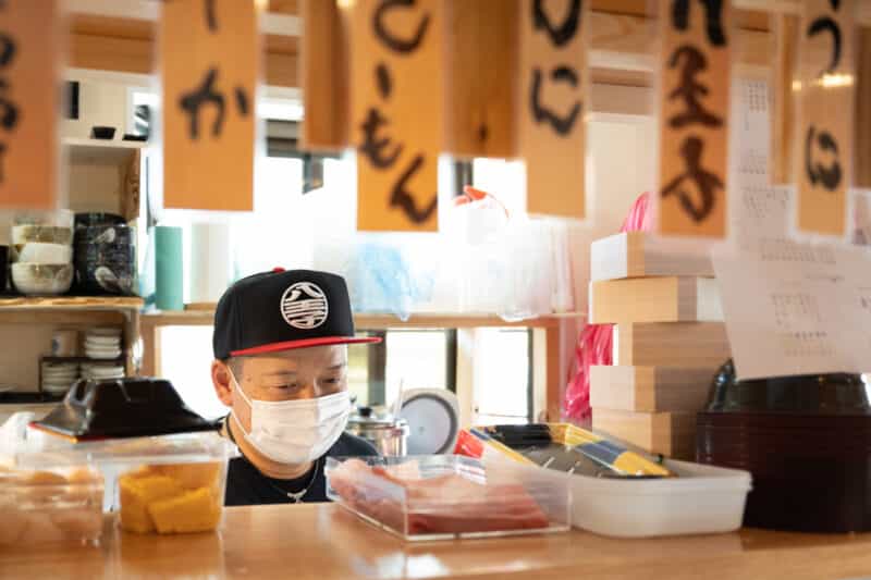 市役所近くにオープン!北海道直送の超新鮮ネタ&ラーメンも?!『八王子水産だヨ!』