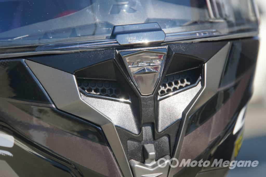 世界に認められた高性能ヘルメットの最新モデルLS2 HELMETS CHALLENGER F